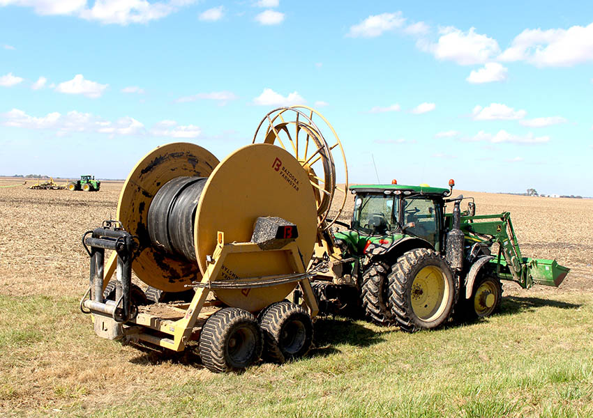 2416 Level Wind Hose Reel Capacity Feature