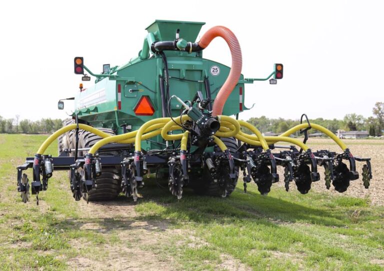 Tank Bar with Manure Injection Units